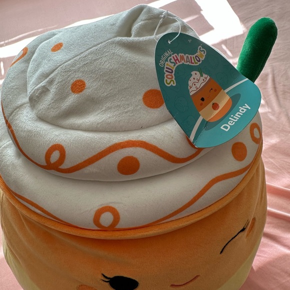 Delindy Squishmellow - Picture 2 of 4